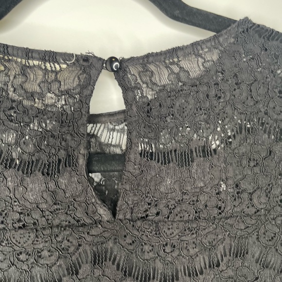 Monteau Black lace top - Picture 6 of 6